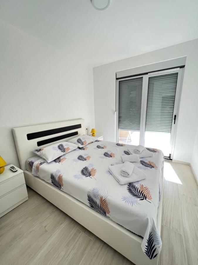 Apartment With Terrace And Private Parking Kotor Bagian luar foto