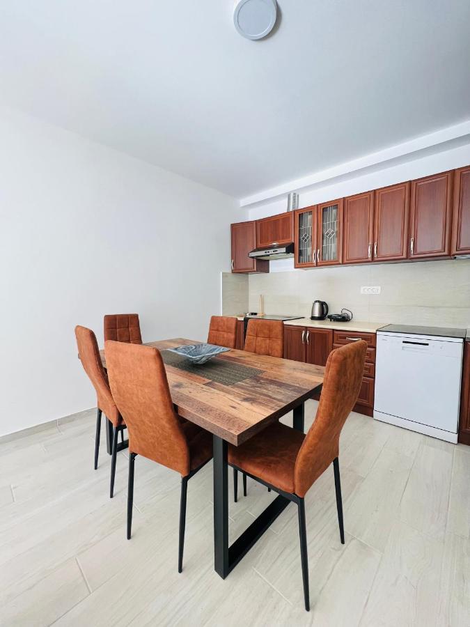 Apartment With Terrace And Private Parking Kotor Bagian luar foto