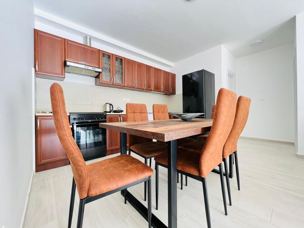 Apartment With Terrace And Private Parking Kotor Bagian luar foto