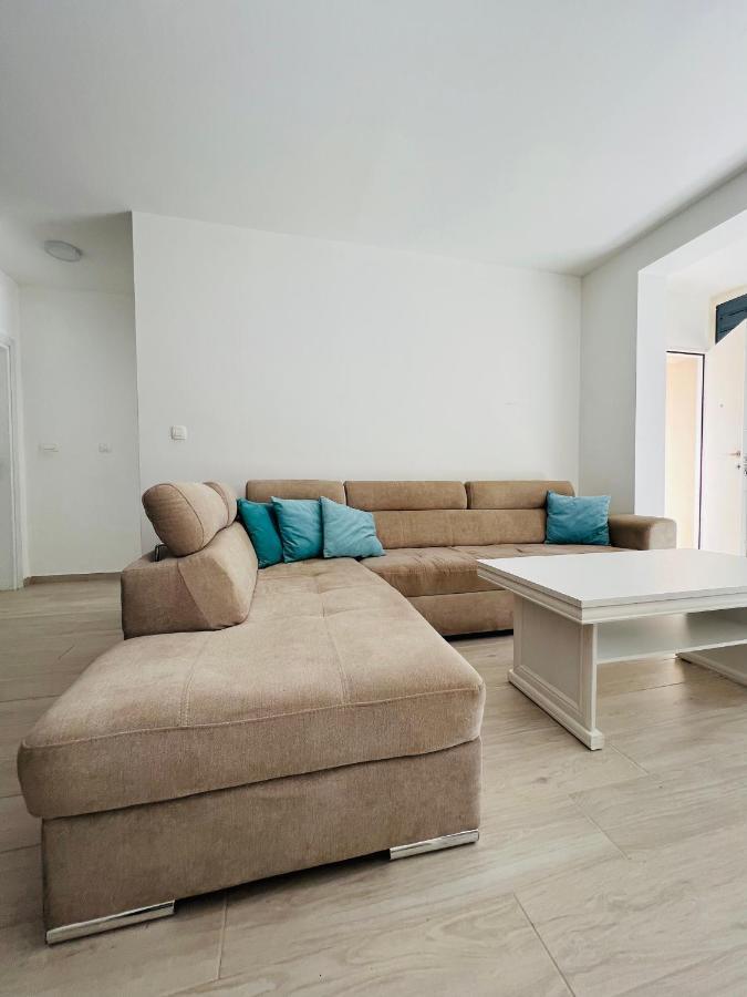 Apartment With Terrace And Private Parking Kotor Bagian luar foto