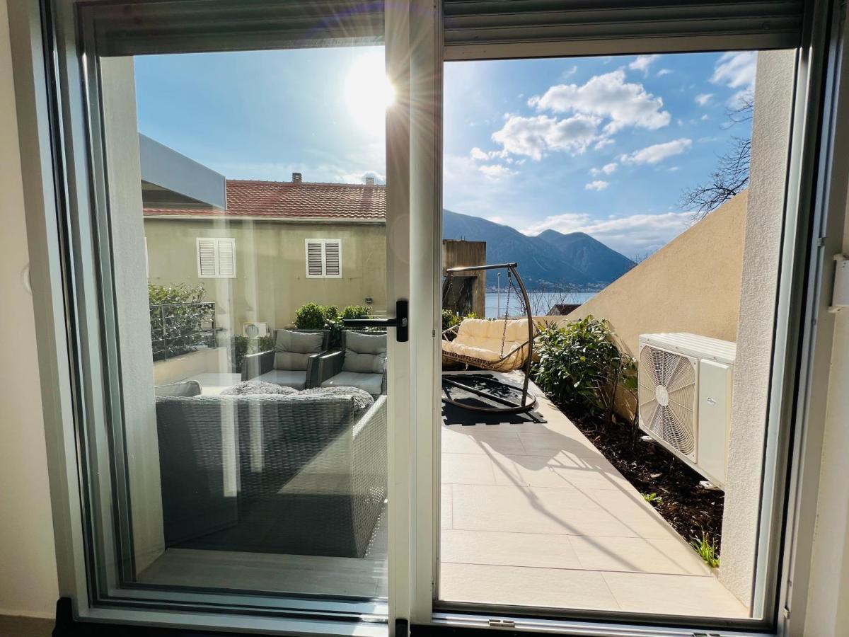 Apartment With Terrace And Private Parking Kotor Bagian luar foto