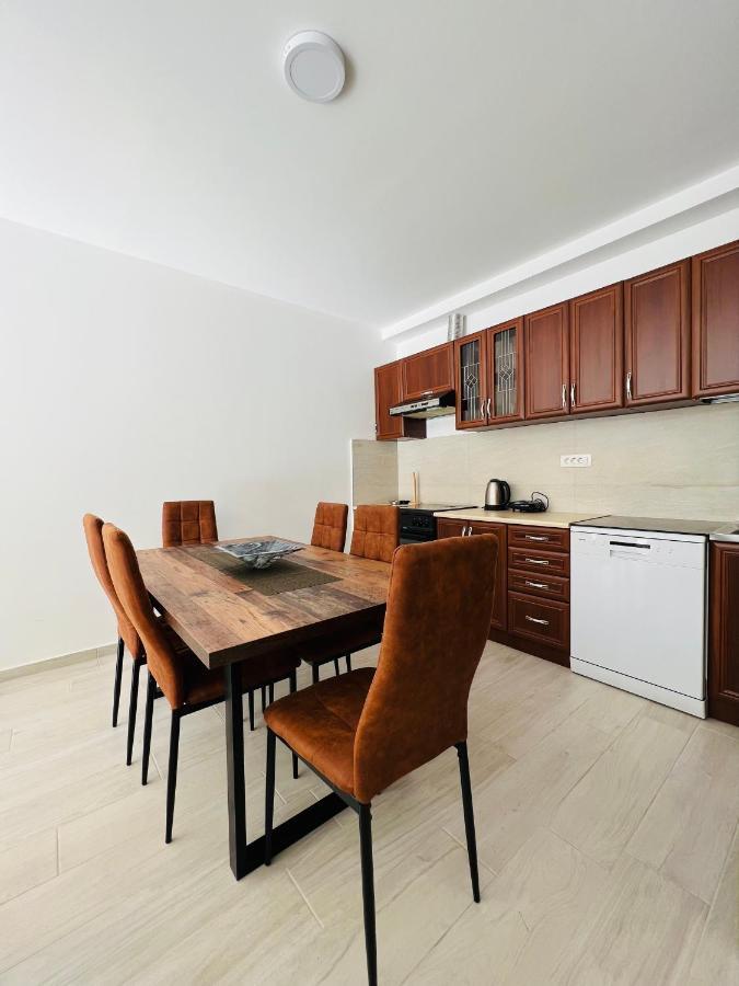Apartment With Terrace And Private Parking Kotor Bagian luar foto